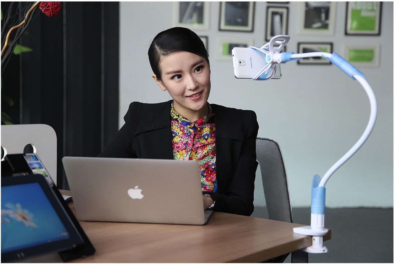 Phone Holder Gooseneck Bed Mount, Clamp Universal Lazy Mount Flexible Long Arm Bracket for 3.5~6.7", Compatible with Cell Phone 15 Pro XS Max XR X 8 7 Plus S24 S23 A34 Stand for Bedroom Desk