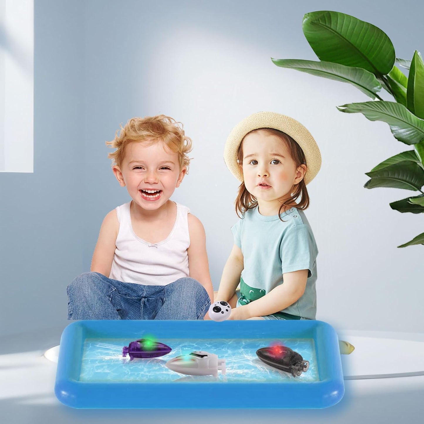 Mini Remote Control Boat RC Boat 360 Rotating 2.4 G Build in Rechargeable Battery Lake Swimming Pools Bathtubs Stunt Remote Control Boats