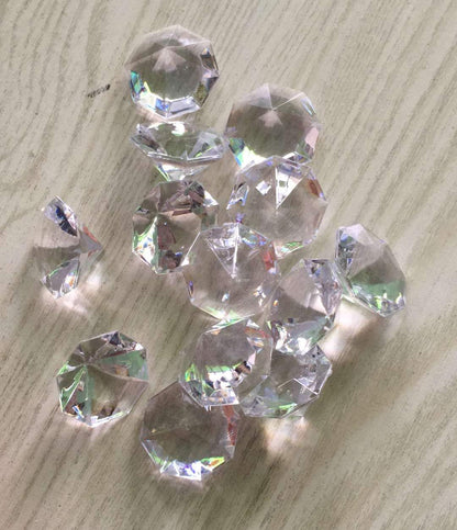 2 Pounds of 25 Carat Clear Acrylic Diamonds for Wedding Decoration, Parties, and Table Decoration
